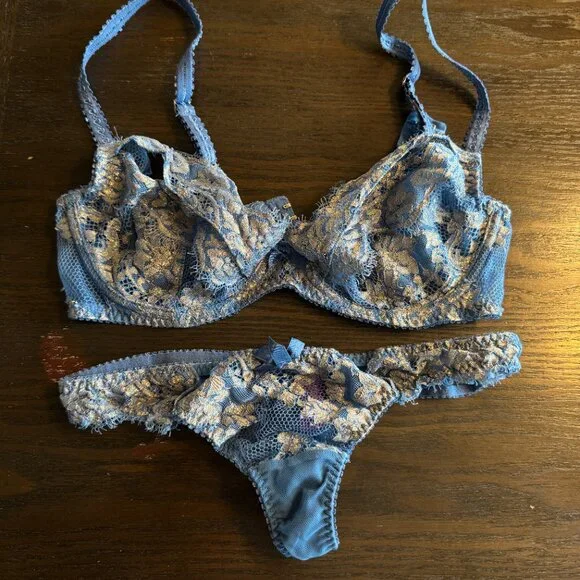 L'Agent by Agent Provocateur Blue & Gold Lace Bra and Thong Panty Lingerie Set - Picture 6 of 9